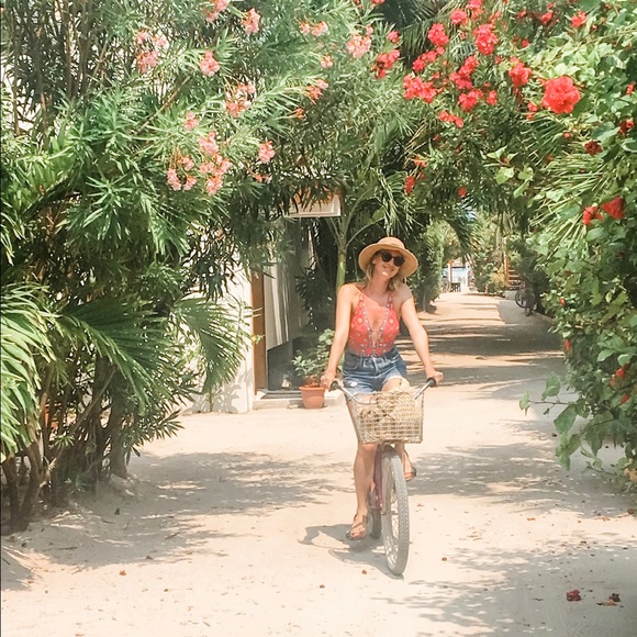 Meet your Posher, Brittney - Picture 6 of 6